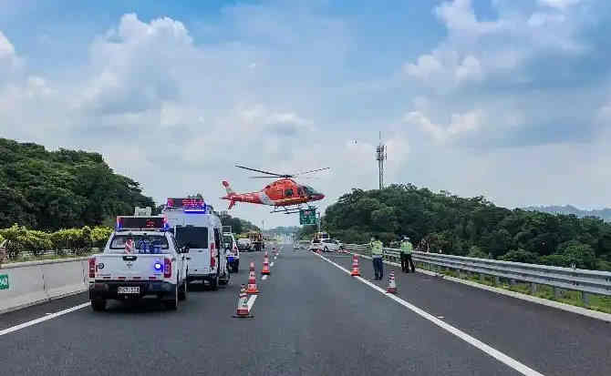 柯坪高速公路汽车救援案例